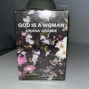BRAND NEW still sealed Ariana Grande God is a Women purfume